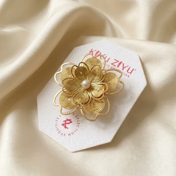 Golden_Floral_Brooch_With_Pearl_Center