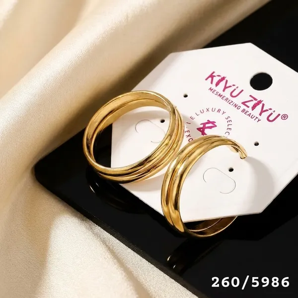 Golden_Cuff_Earring_Set_-_Set_Of_2_Earrings_(Kiya_Zazu_Brand)