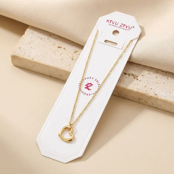 Elegant_Heart_Pendant_Gold-Tone_Necklace