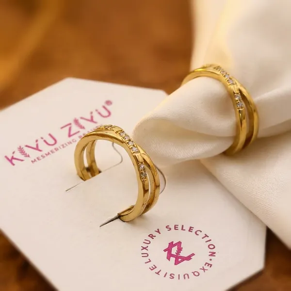 Gold-Toned_Textured_Ring_With_Matching_Ear_Cuff_Set