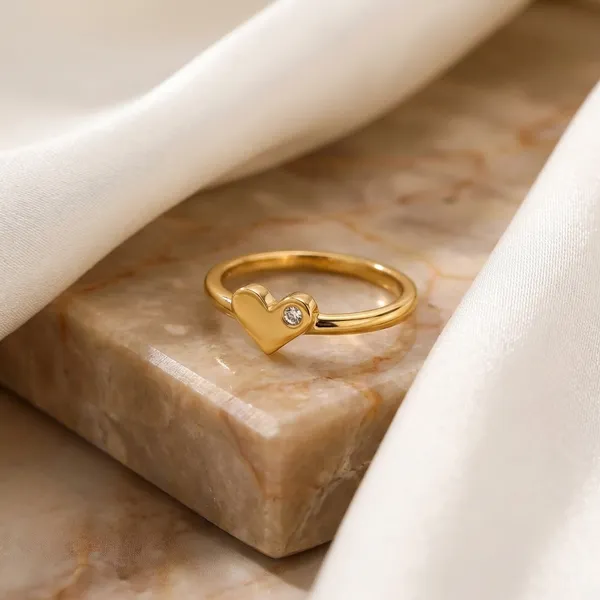 Elegant_Square_Stone_Gold-Toned_Ring_With_Crystal_Accent