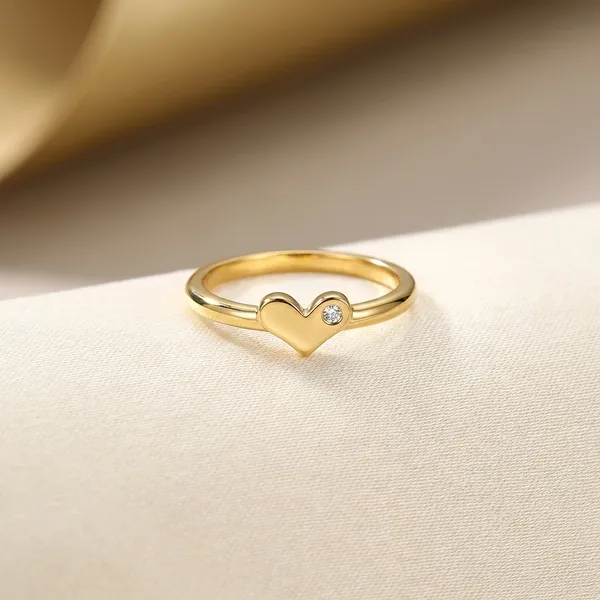 Elegant_Square_Stone_Gold-Toned_Ring_With_Crystal_Accent