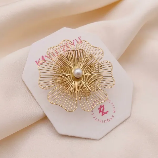 Golden_Floral_Brooch_Pin_With_Pearl_Center