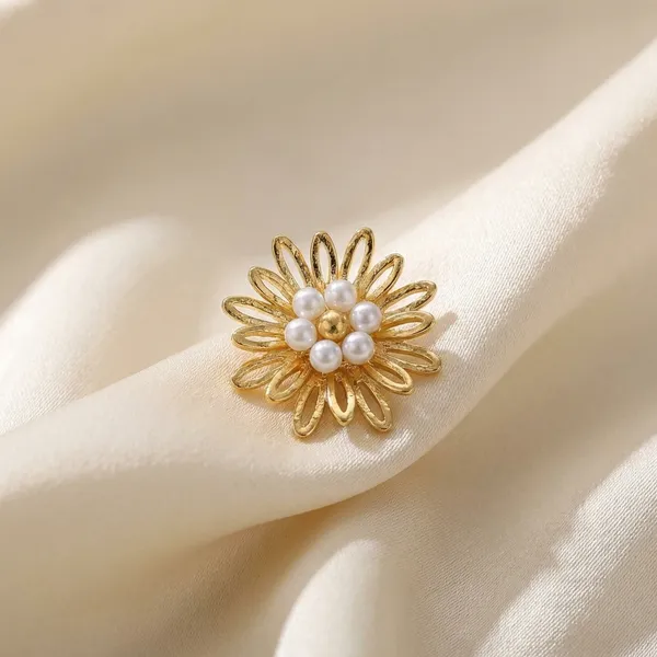 Elegant_Golden_Daisy_Flower_Brooch_Pin_With_Pearl_Center