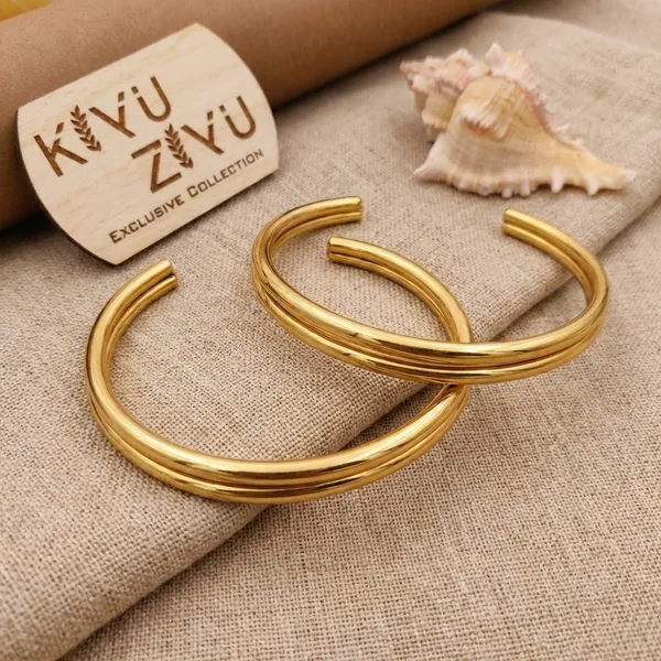 Elegant_Gold-Plated_Adjustable_Bangle_With_White_Accent