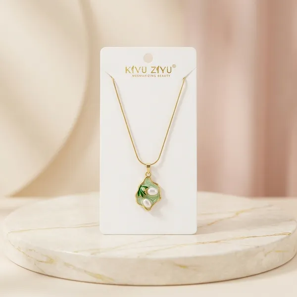 Sparkling_Leaf_Pendant_Necklace_With_Pearl_Accent