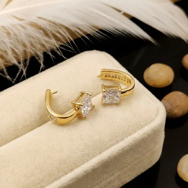 Gold-Tone_Crystal_Embellished_Hoop_Earrings_-_Elegant_Modern_Design