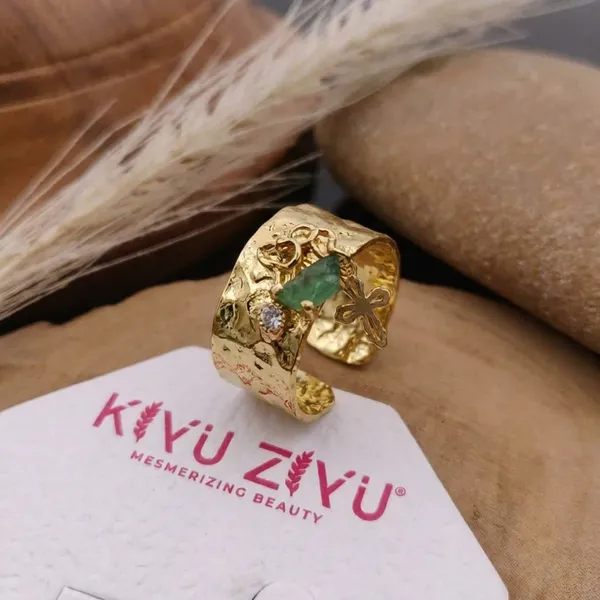 Kyyu_Zayu_Golden_Textured_Ring_-_Exquisite_Handcrafted_Design