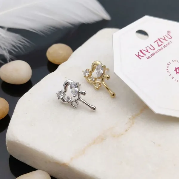 Elegant_Floral_Crystal_Earrings_-_Gold_&_Silver_Toned_Stud_Earrings_Set