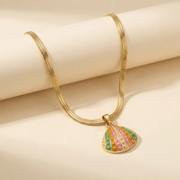 Gold_Tone_Shell_Pendant_Necklace_With_Chain