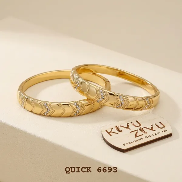 Kyu_Zyu_Exclusive_Collection_Gold-Tone_Chevron_Bangle_Set