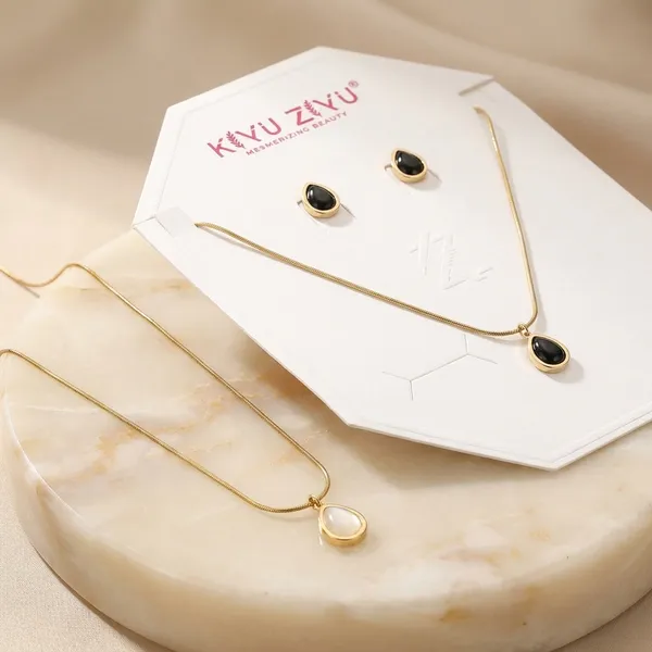 Elegant_Teardrop_Pendant_Necklace_&_Earring_Set_-_Gold_Plated_Jewelry_For_Women