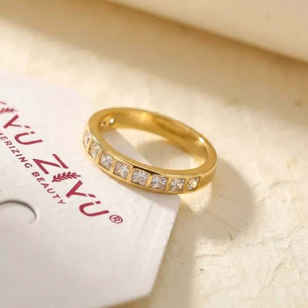 Gold-Toned_Crystal-Studded_Delicate_Ring_Set