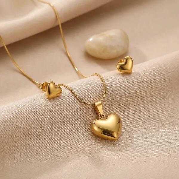 Kivu_Zivu_Gold-Toned_Heart_Pendant_Necklace_And_Earring_Set