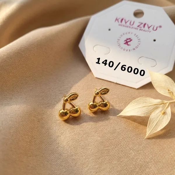 Gold-Toned_Floral_Stud_Earrings_For_Women