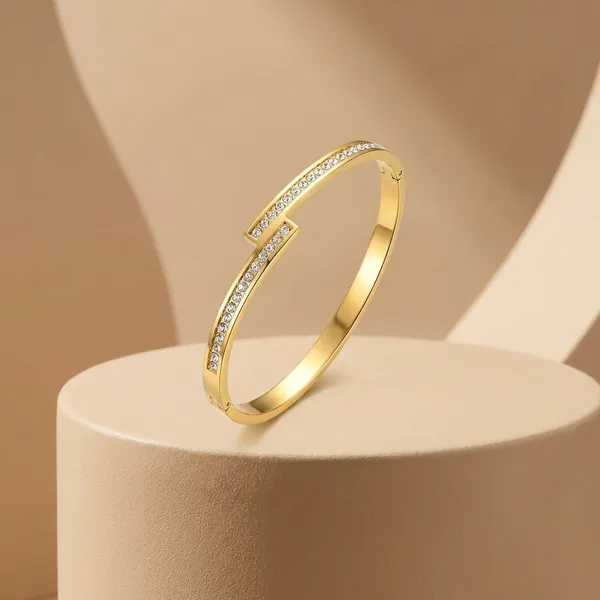 Kiyu_Ziyu_Exclusive_Collection_Gold-Plated_Crystal_Bangle_Bracelet_Set
