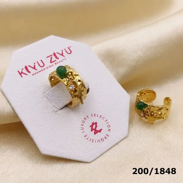 Gold_Frog_Ring_With_Green_Gemstone