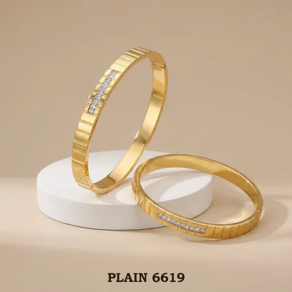 Kiyu_Ziyu_Exclusive_Collection_Gold-Toned_Bracelet_With_Crystal_Detailing_-_Plain_6619