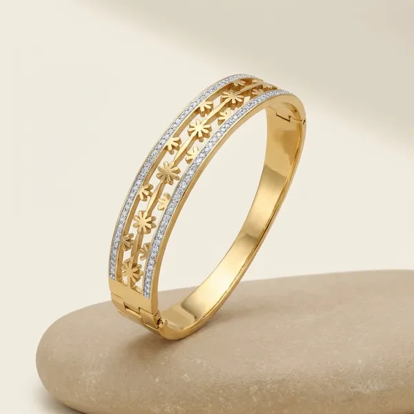Elegant_Gold-Plated_Floral_Bracelet_Bangle_Set