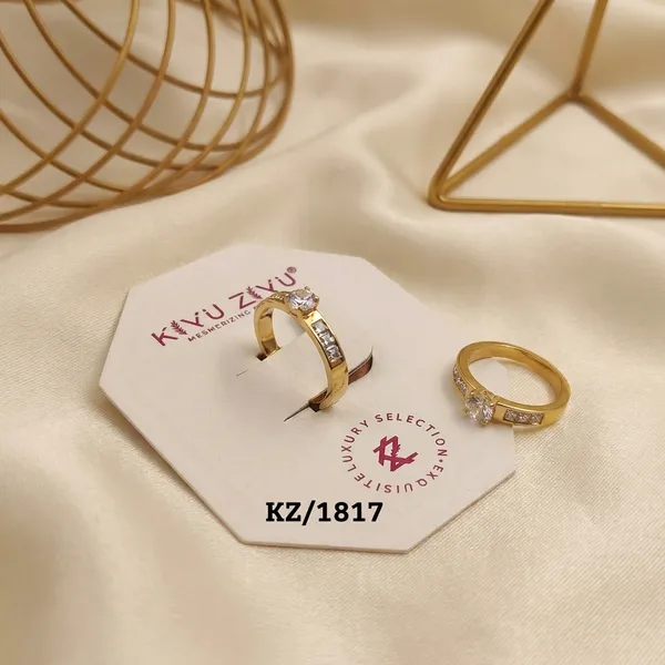 Elegant_Gold-Tone_Ring_Set_With_Crystal_Embellishments