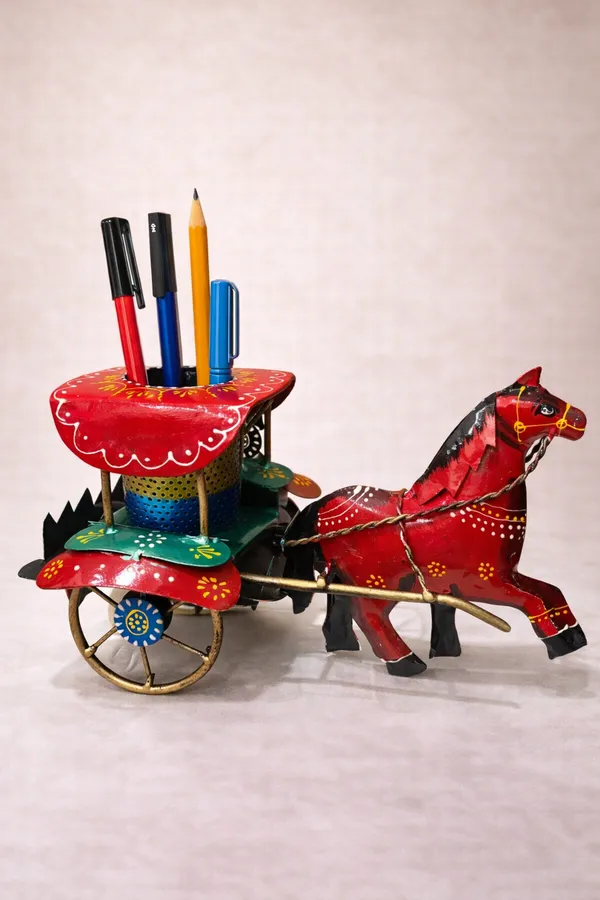 Red_Metal_Rajasthani_Pen_Showpiece_For_Office_Desk