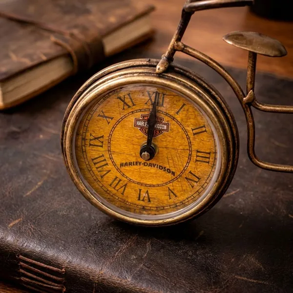 Golden_Metal_Clock_Cycle_Pen_Showpiece_For_Office_Desk