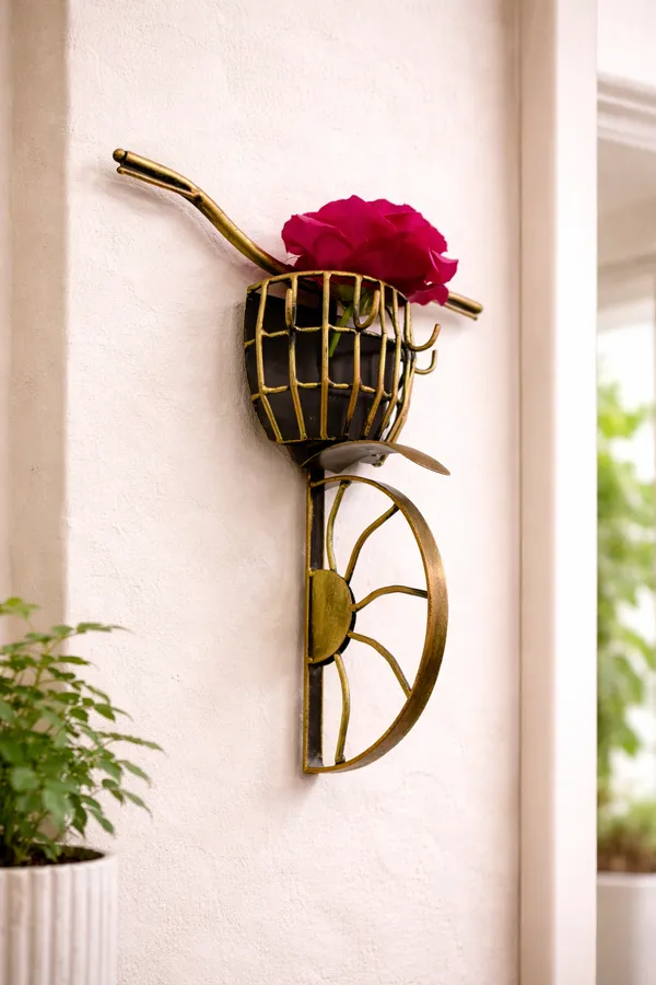 Golden_Metal_Decorative_Wall_Key_Holder_For_Decorative_Key_Organizer