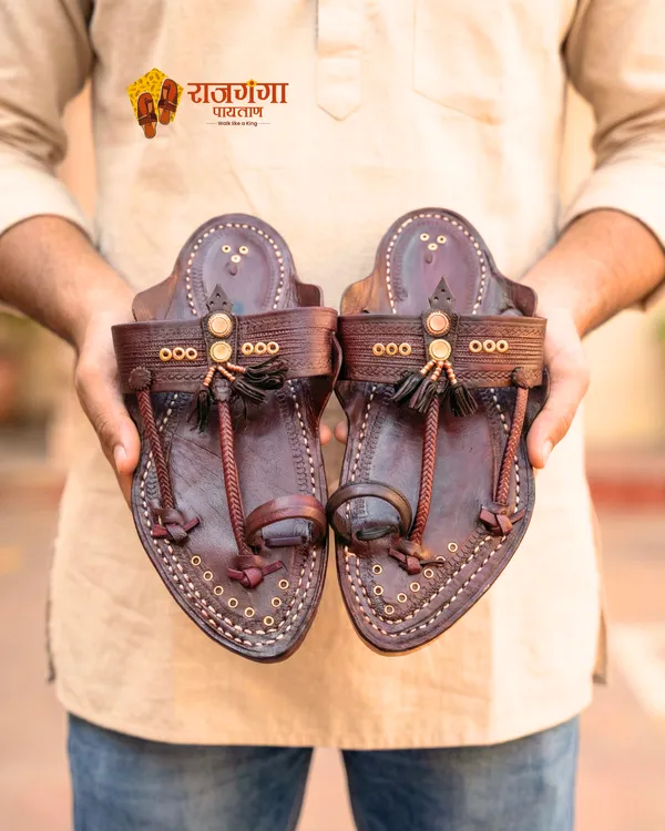Red_Leather_Sankeshwari_Kapshi_Kolhapuri_Chappal_For_Men
