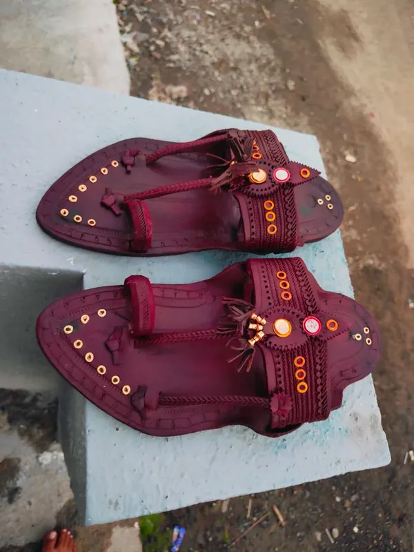 Brown_Leather_Bandhiv_Kapshi_Kolhapuri_Chappal_For_Men