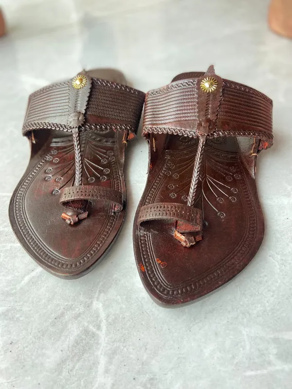Dark_Brown_Leather_Rajeshahi_Kapshi_Kolhapuri_Chappal_For_Men