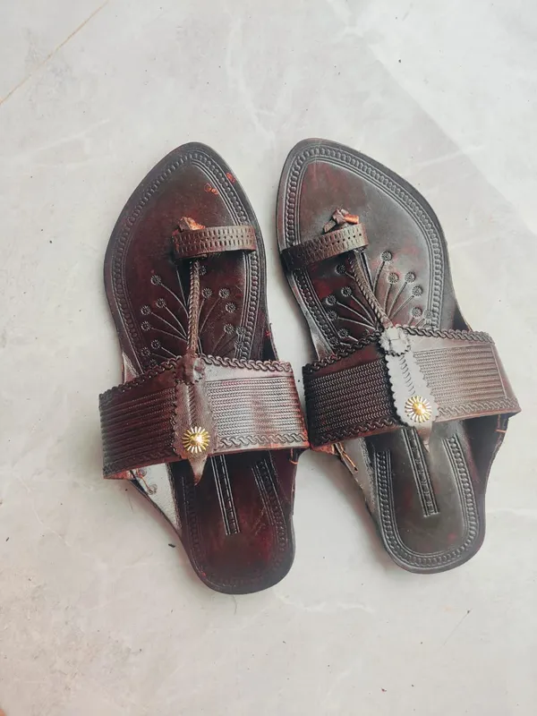 Dark_Brown_Leather_Rajeshahi_Kapshi_Kolhapuri_Chappal_For_Men