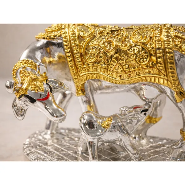 Golden_Silver_Plated_Kamdhenu_Cow_And_Calf_Idol_With_Gold_Enamel_For_Pooja_And_Gifting