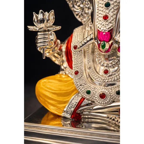 Yellow_&_Silver_Plated_Dagdusheth_Ganesh_Idol_For_Home_Temple_&_Auspicious_Gifting