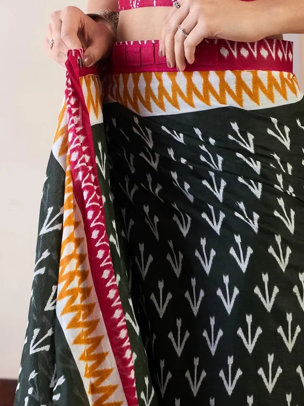 Black_And_Dark_Pink__Minute_Ready_To_Wear_Mul_Cotton_Digital_Printed_Saree_With_Pocket_For_Women_&_Girl'S