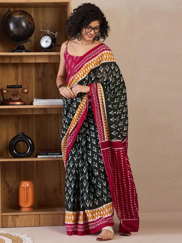 Black_And_Dark_Pink__Minute_Ready_To_Wear_Mul_Cotton_Digital_Printed_Saree_With_Pocket_For_Women_&_Girl'S