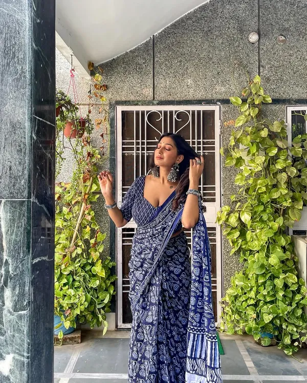 Blue_-Minute_Ready_To_Wear__Cotton_Saree_For_Women_&_Girl'S