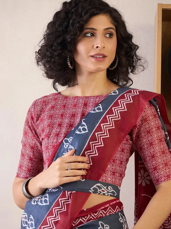 Blue_And_Maroon__Minute_Ready_To_Wear_Mul_Cotton_Digital_Printed_Saree_With_Pocket_For_Women_&_Girl'S