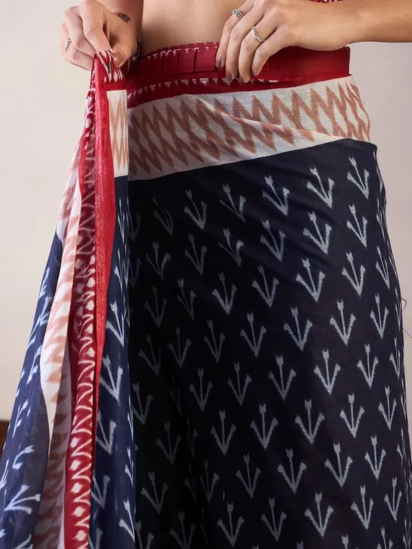 Blue_And_Maroon__Minute_Ready_To_Wear_Mul_Cotton_Digital_Printed_Saree_With_Pocket_For_Women_&_Girl'S