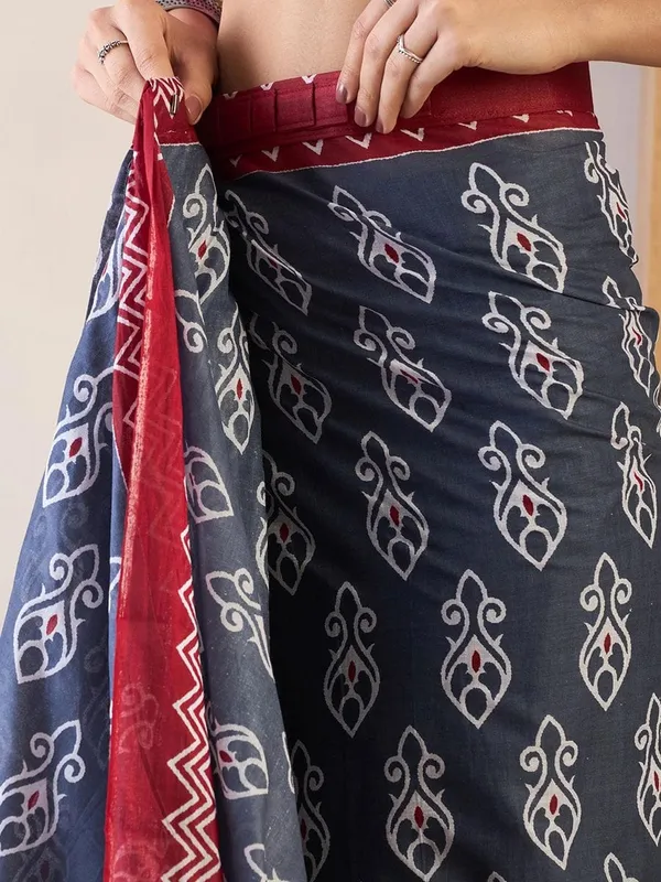 Blue_And_Maroon__Minute_Ready_To_Wear_Mul_Cotton_Digital_Printed_Saree_With_Pocket_For_Women_&_Girl'S