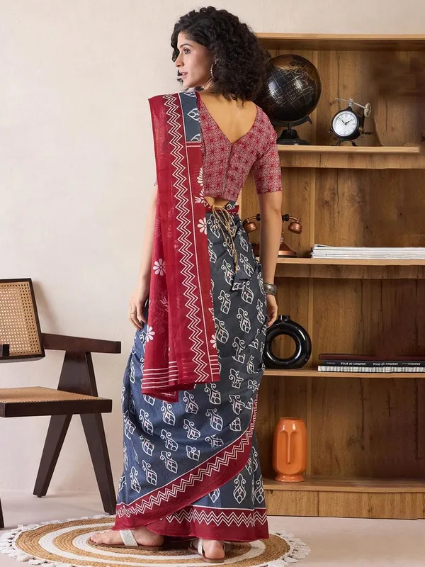 Blue_And_Maroon__Minute_Ready_To_Wear_Mul_Cotton_Digital_Printed_Saree_With_Pocket_For_Women_&_Girl'S