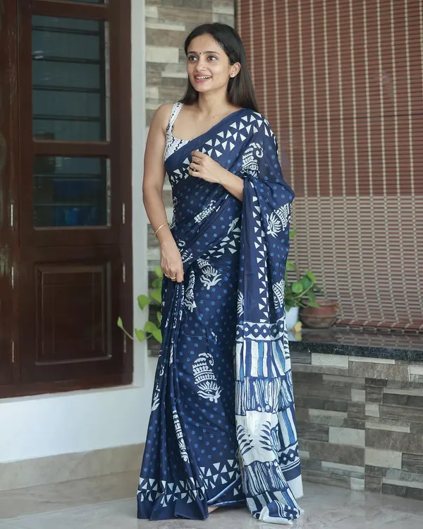 Blue_-Minute_Ready_To_Wear__Cotton_Saree_For_Women_&_Girl'S