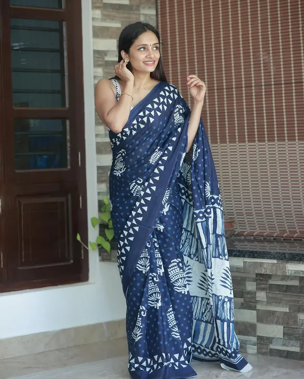 Blue_-Minute_Ready_To_Wear__Cotton_Saree_For_Women_&_Girl'S