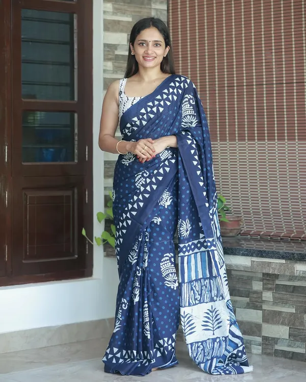 Blue_-Minute_Ready_To_Wear__Cotton_Saree_For_Women_&_Girl'S