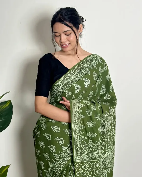 Dark_Green__Minute_Ready_To_Wear_Mul_Cotton_Digital_Printed_Saree_With_Pocket_For_Women_&_Girl'S