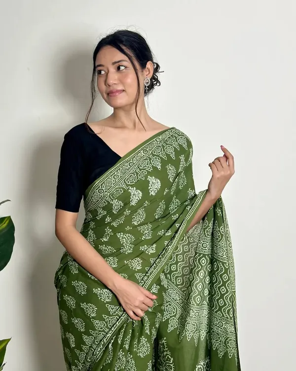 Dark_Green__Minute_Ready_To_Wear_Mul_Cotton_Digital_Printed_Saree_With_Pocket_For_Women_&_Girl'S