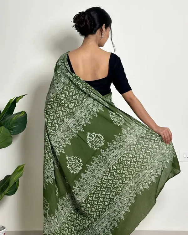 Dark_Green__Minute_Ready_To_Wear_Mul_Cotton_Digital_Printed_Saree_With_Pocket_For_Women_&_Girl'S