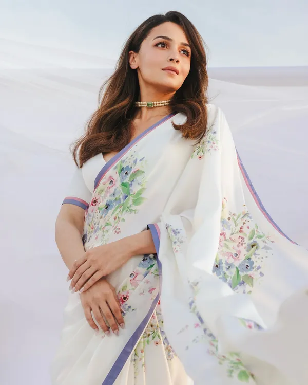 White__Minute_Ready_To_Wear_Digital_Printed_Crape_Silk_Saree_For_Women_&_Girl'S