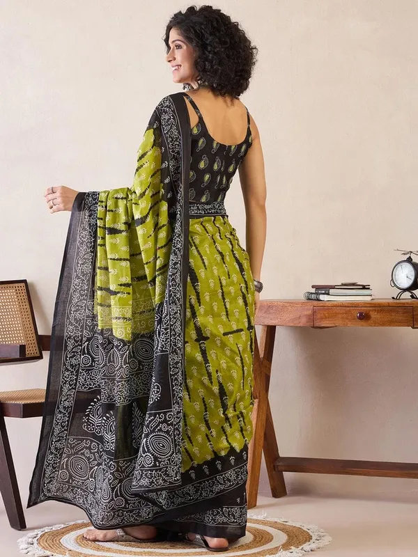 Mahendi_And_Black__Minute_Ready_To_Wear_Mul_Cotton_Digital_Printed_Saree_With_Pocket_For_Women_&_Girl'S