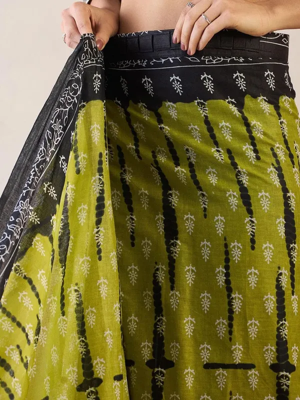 Mahendi_And_Black__Minute_Ready_To_Wear_Mul_Cotton_Digital_Printed_Saree_With_Pocket_For_Women_&_Girl'S