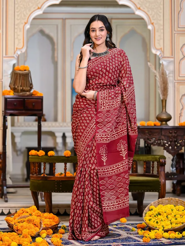 Red_-Minute_Ready_To_Wear_Cotton_Saree_For_Women_&_Girl'S